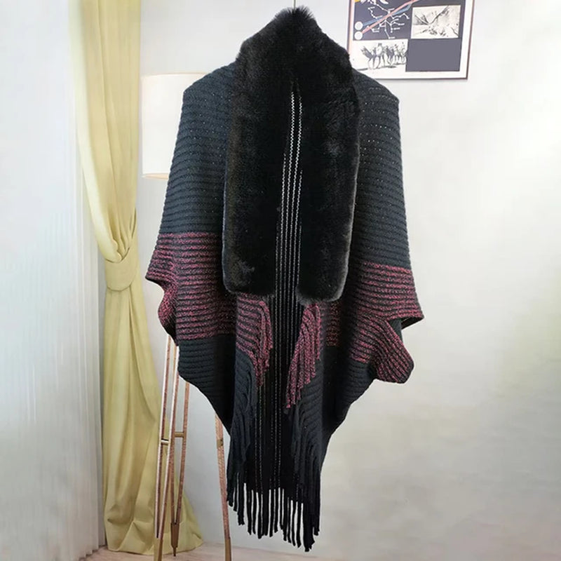 Elegant Winter Shawl: Knitted Poncho with Faux Fur Collar - Fashionable, Warm, and Effortlessly Stylish!